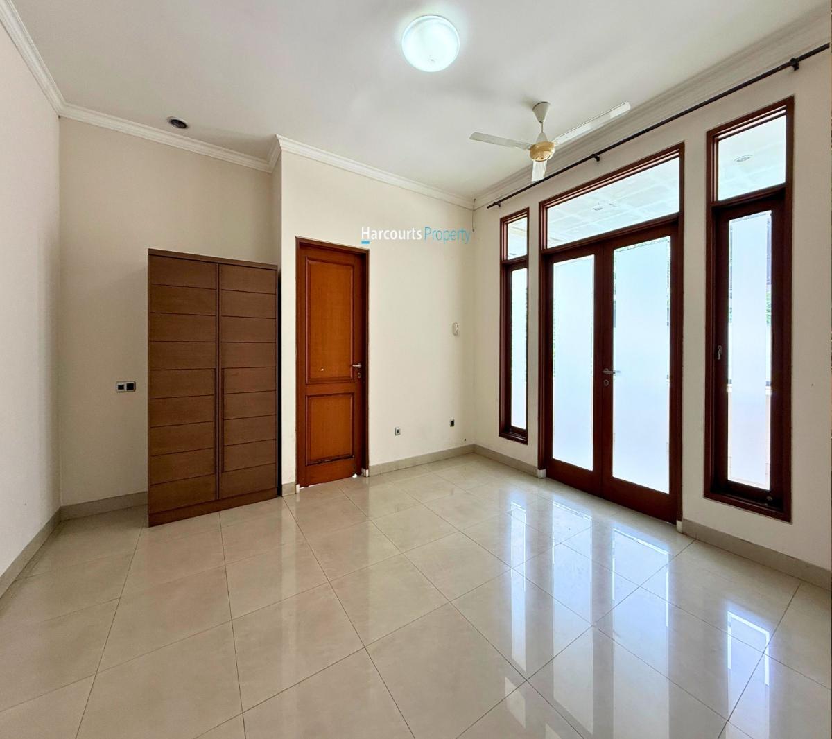 Rumah Hunian Klasik Halaman Super Luas ada backyard lokasi Strategis 5 menit dari MRT Cipete Raya - Foto 10