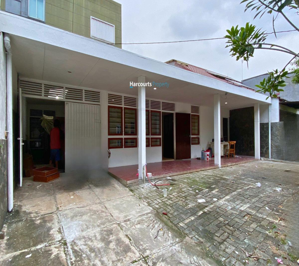 Disewakan Rumah Klasik Bisa untuk Silent Office Area Jl. Tulodong Kebayoran Baru