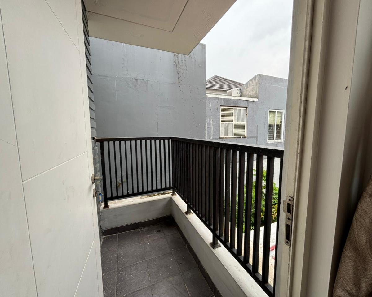 Rumah 2 Lantai Grand Taruma Karawang, Dekat Pintu Tol Karawang Barat, Dekat Resinda Park Mall, Free Kitchen Set, Free Water Heater - Foto 4