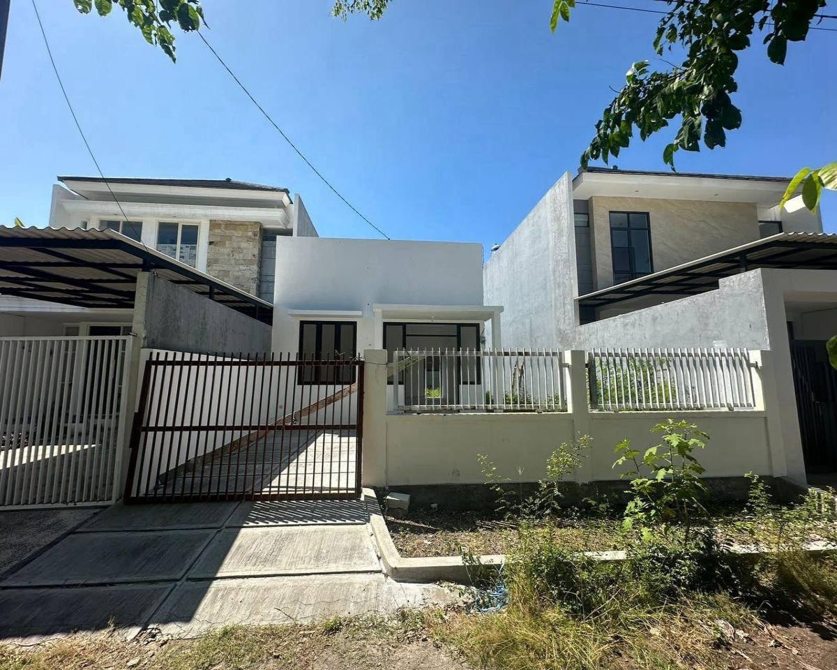 Dijual Rumah Hitung Tanah Tenggilis  Mejoyo Selatan  Dekat KAMPUS UBAYA Surabaya