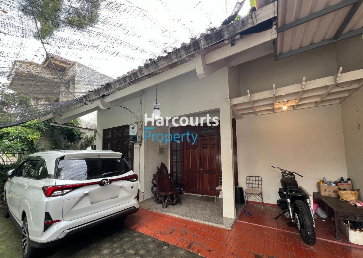 Dijual Rumah Klasik Terawat di Lokasi Tenang Area Jl. Gandaria Kebayoran Baru