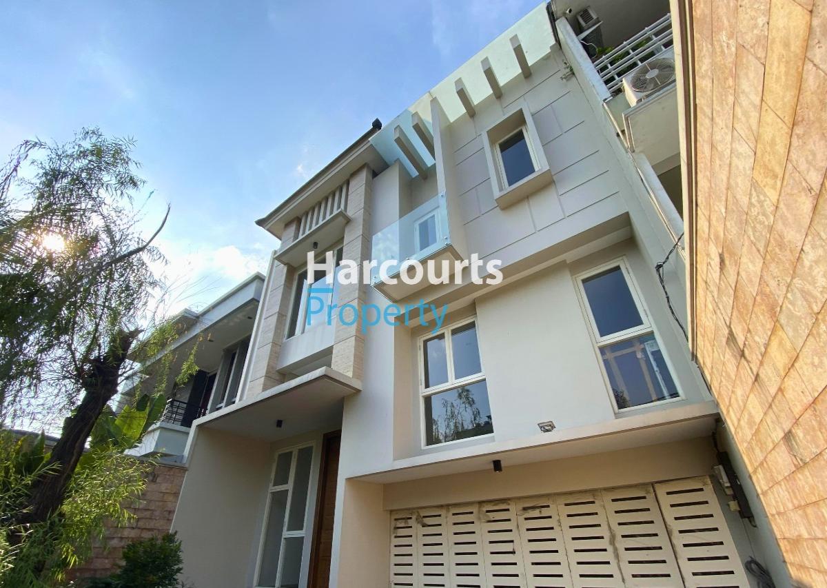 Dijual Rumah Cantik dan Terawat Area Jl. Gandaria Kebayoran Baru