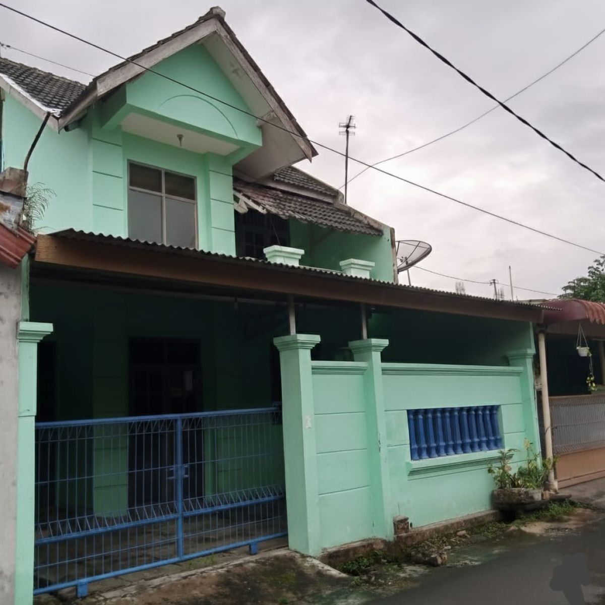 Disewakan Rumah 2 Lantai Siap Huni , di Perumahan Dekat Mall The Park, Solo Baru