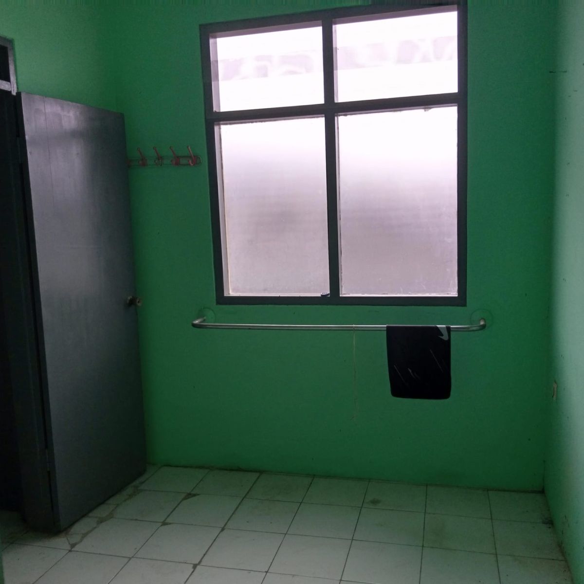 Disewakan Rumah 2 Lantai Siap Huni , di Perumahan Dekat Mall The Park, Solo Baru - Foto 2