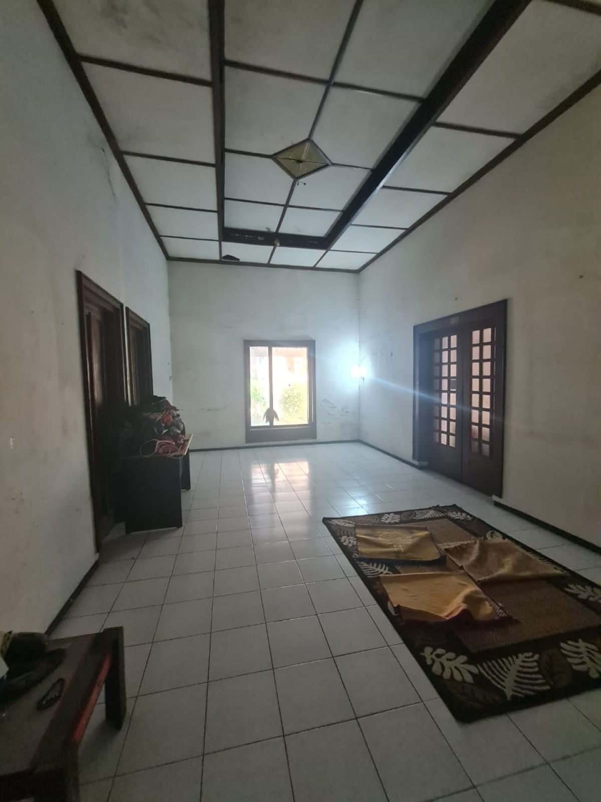 Rumah Lawas Strategis Hitung Tanah, di Jalan dr.Rajiman Laweyan Solo - Foto 4