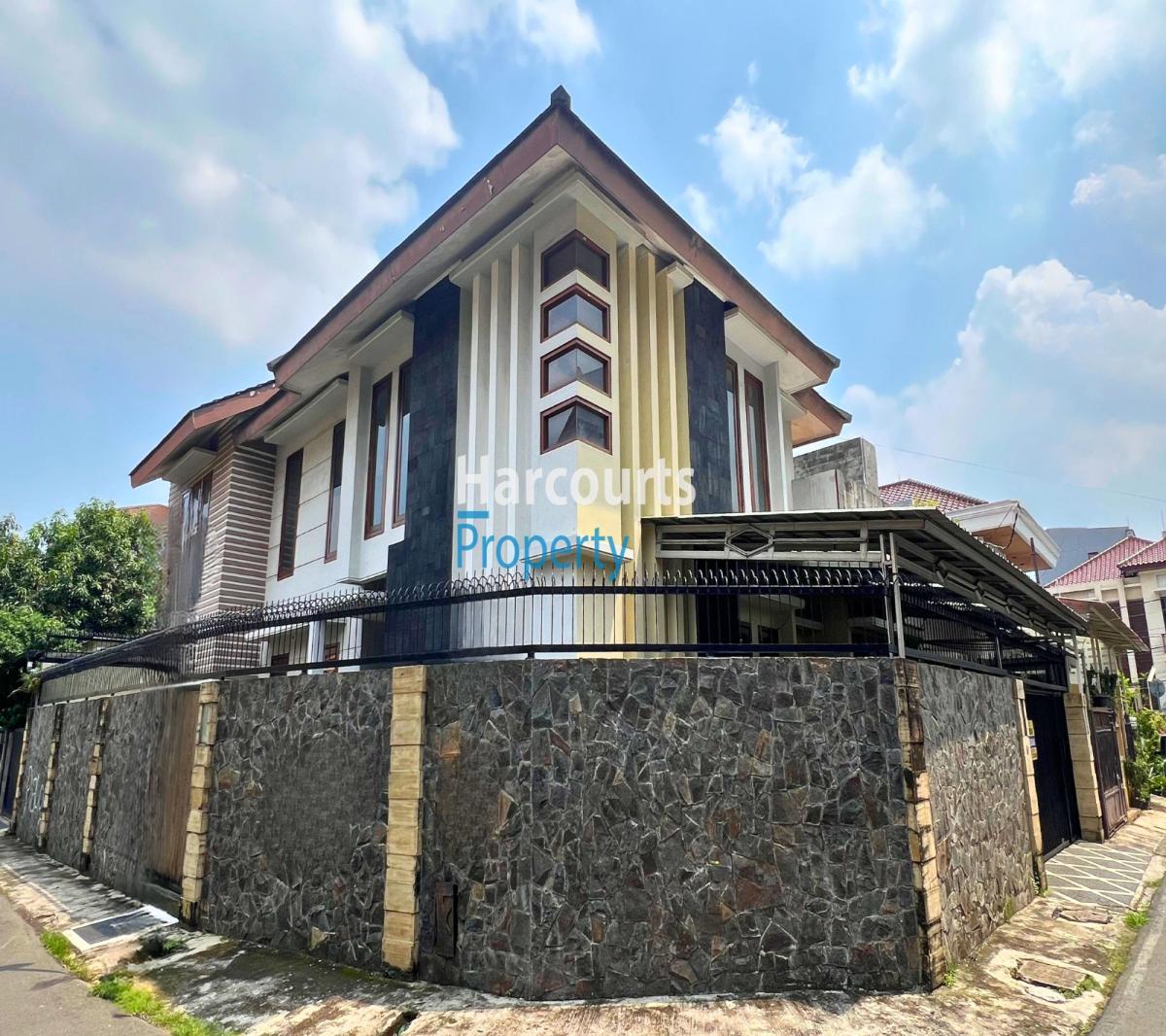 Dijual/Disewa Rumah Klasik Area Jl. Bambu Kuning Kebayoran Baru