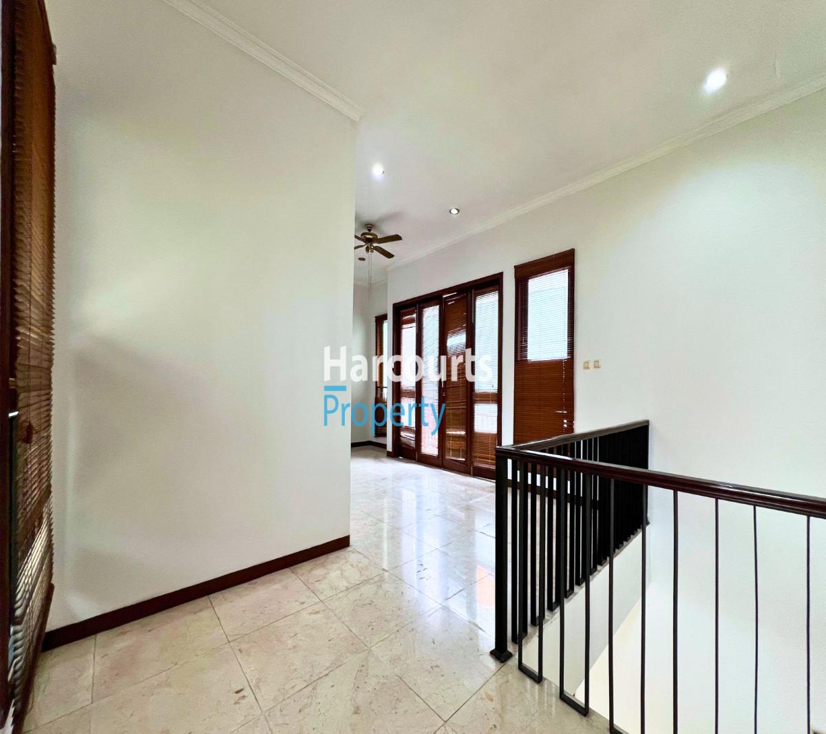 Dijual/Disewa Rumah Klasik Area Jl. Bambu Kuning Kebayoran Baru - Foto 8