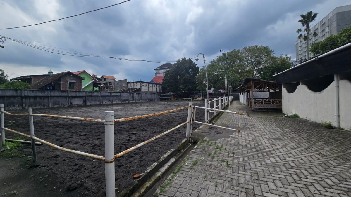 Dijual Tanah Strategis Pinggir Jalan Agus Salim di Sondakan Laweyan Solo - Foto 2