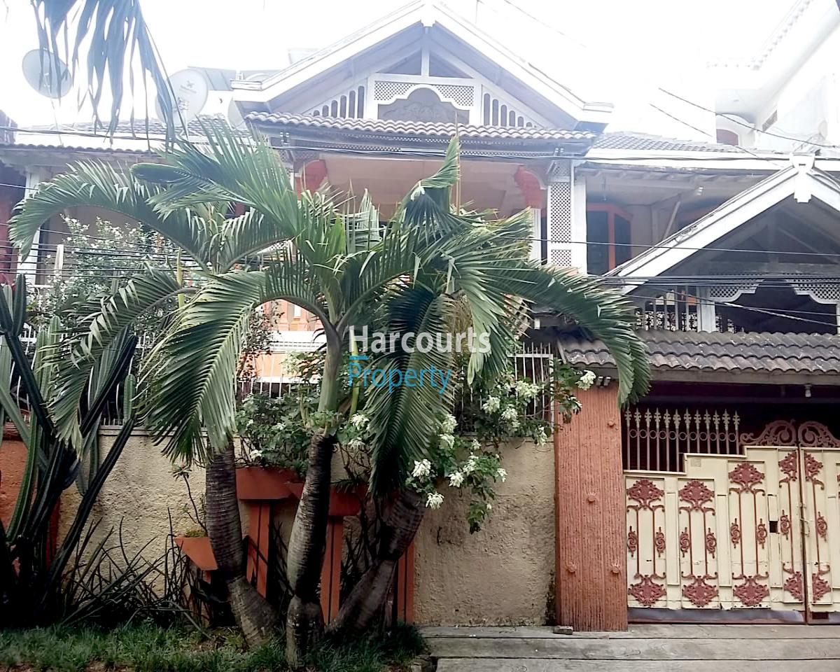 Dijual Rumah Lama 2 Lantai Area Jl. Gandaria Kebayoran Baru