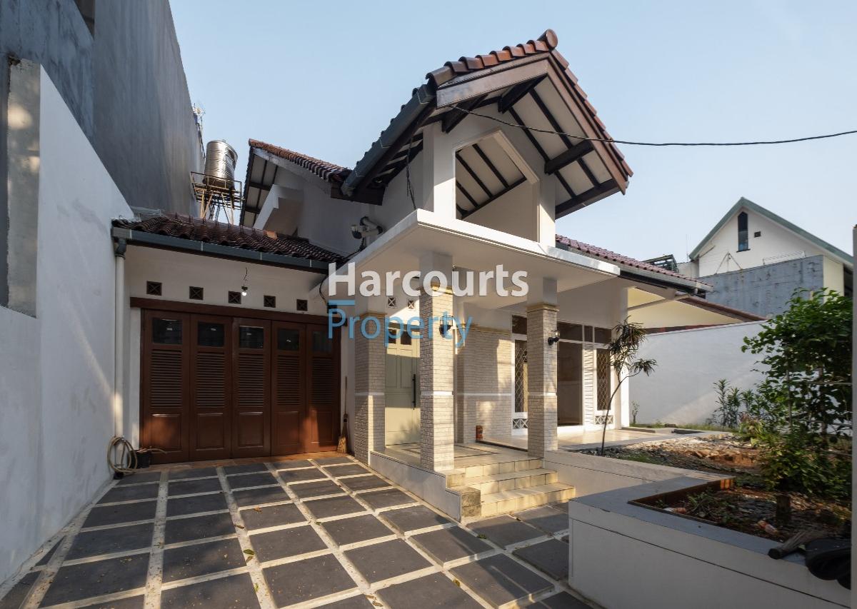 Dijual Rumah Bagus Lokasi Tenang Area Jl. Kerinci Kebayoran Baru