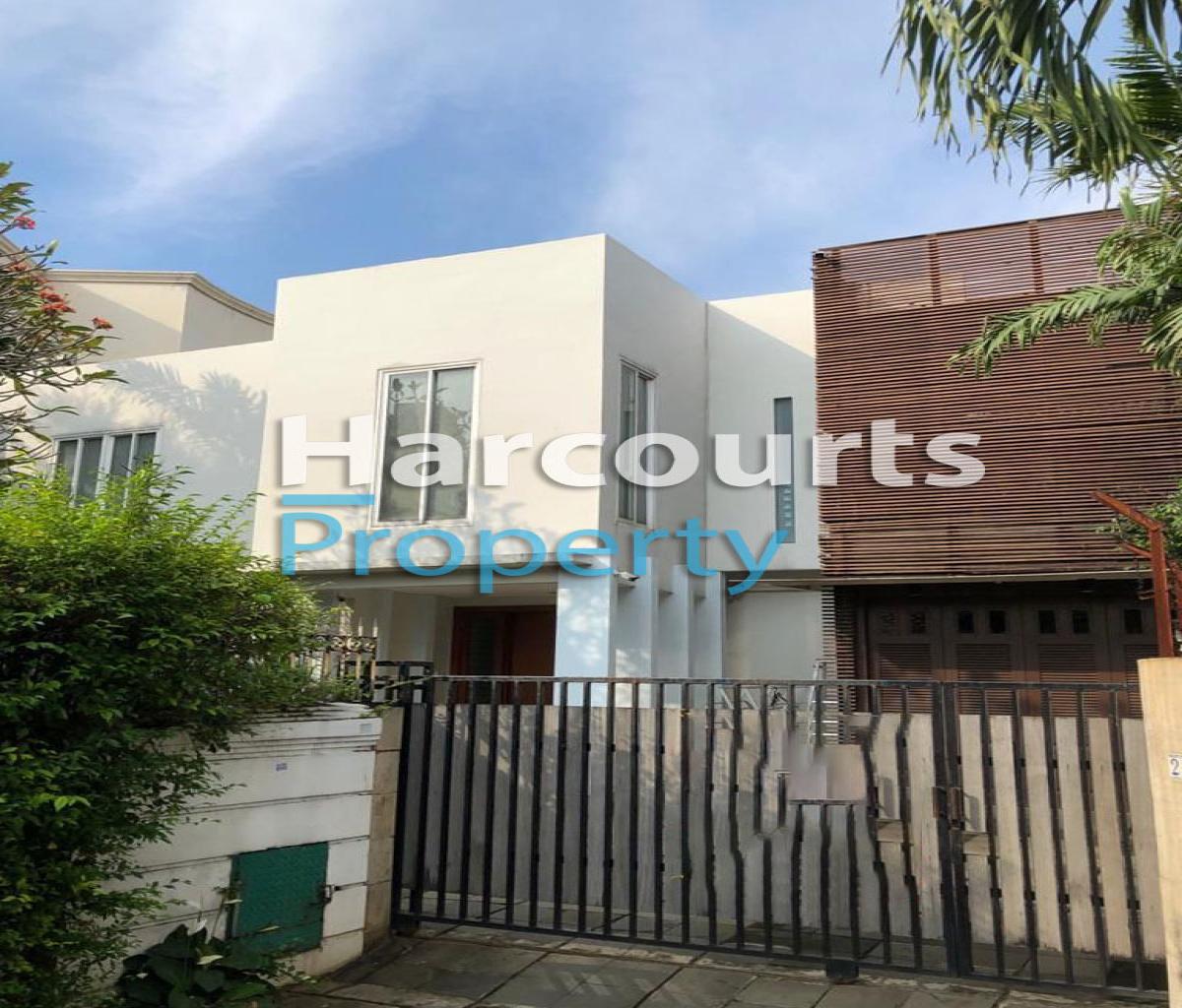 Dijual Rumah Lingkungan Tenang Area Jl. Tulodong Bawah Kebayoran Baru