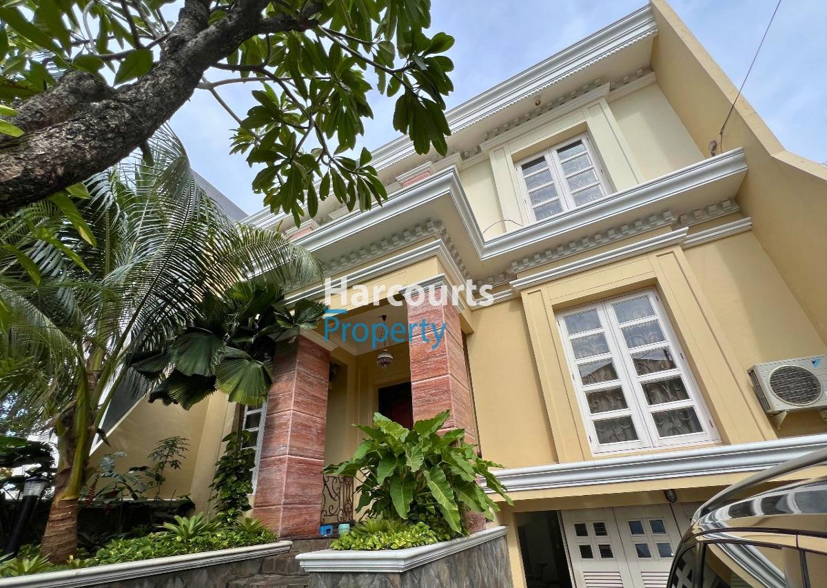 Dijual Rumah Klasik Dalam Komplek Area Kompek Taman Gandaria Kebayoran Baru