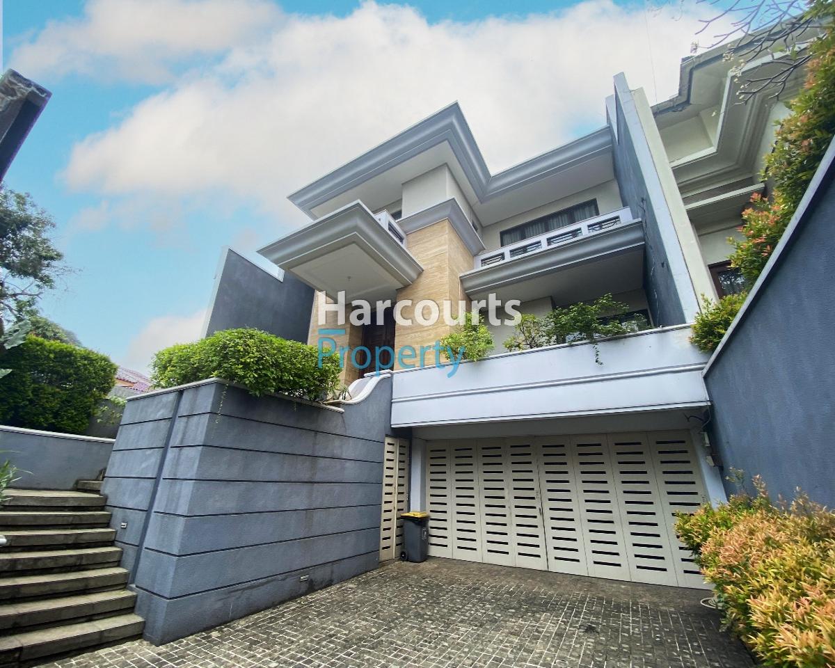 Dijual Rumah Mewah Tropical Klasik Area Jl. Hang Lekiu Kebayoran Baru