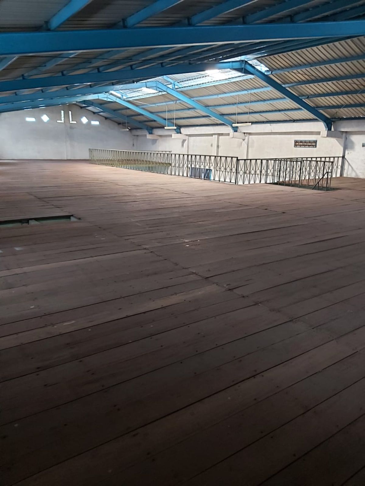 Disewakan Gudang Bagus Strategis Siap Pakai Dekat Dengan Kawasan Niaga Pasar Legi di Banjarsari Solo - Foto 4