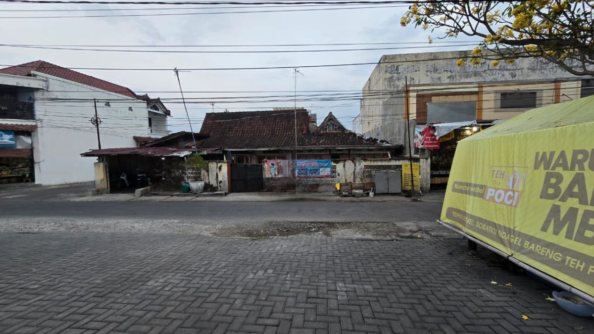 Dijual Rumah Hitung Tanah Strategis, Dekat Jalan Slamet Riyadi di Sondakan Laweyan Solo - Foto 4