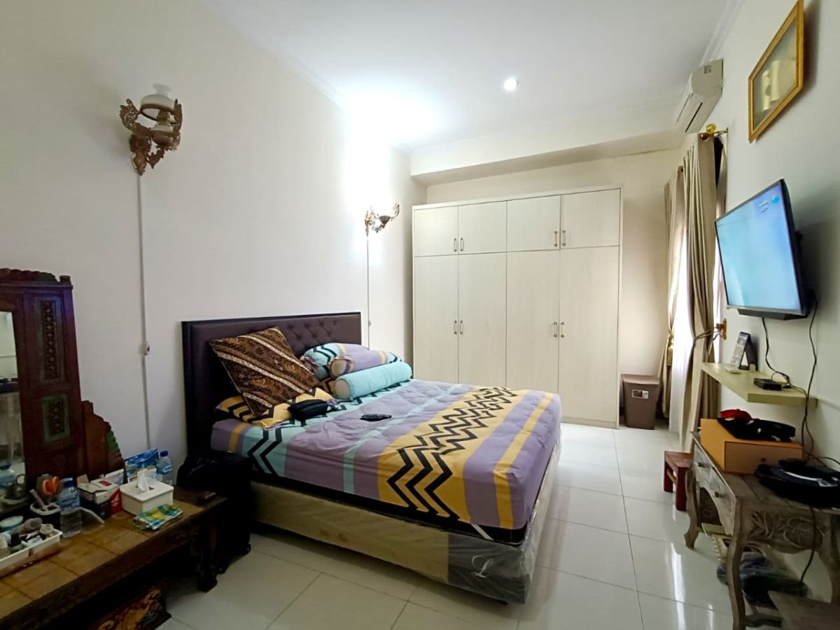 Dijual Rumah Etnik Limasan Kombinasi Modern ( 1½ lantai ) Lokasi di Colomadu, Solo - Foto 5