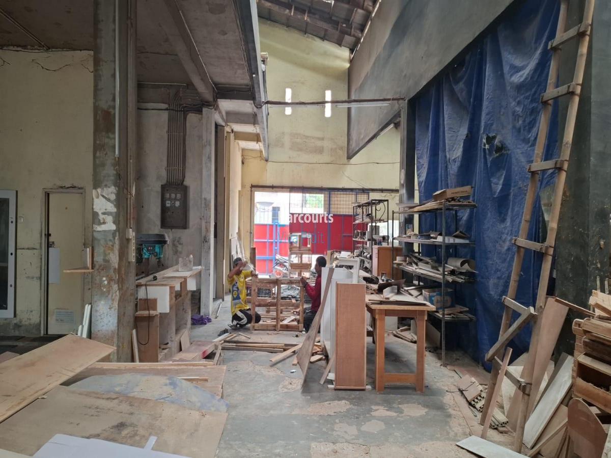 Dijual Rumah dan Workshop Di Jl. Kampung Koang, Kalideres. Harga Nego - Foto 7