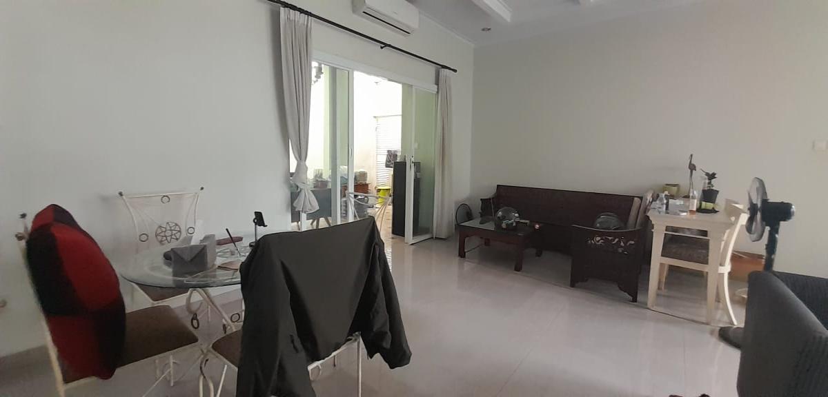 Dijual Rumah Luas 243 m² dan Mewah di Perumahan Ciputat Baru, Tangerang Selatan - Foto 6