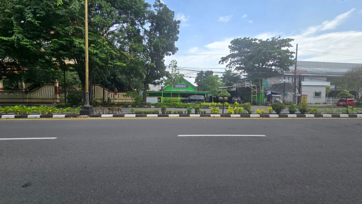 Disewakan Tanah Strategis di Jalan Raya Adi Sucipto, Jajar Laweyan Solo - Foto 2