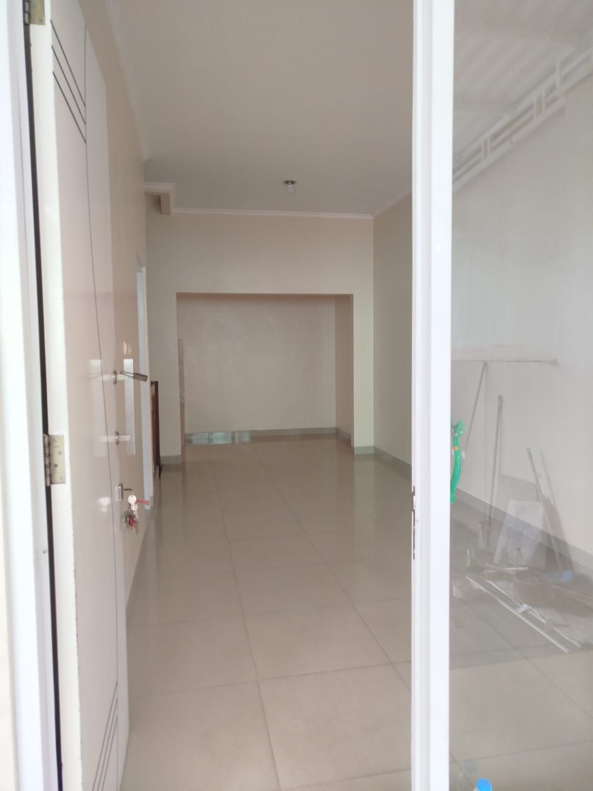 Disewakan Rumah Bagus 2 Lantai Strategis Siap Pakai, Dekat Dengan Luwes Gentan Solo - Foto 3