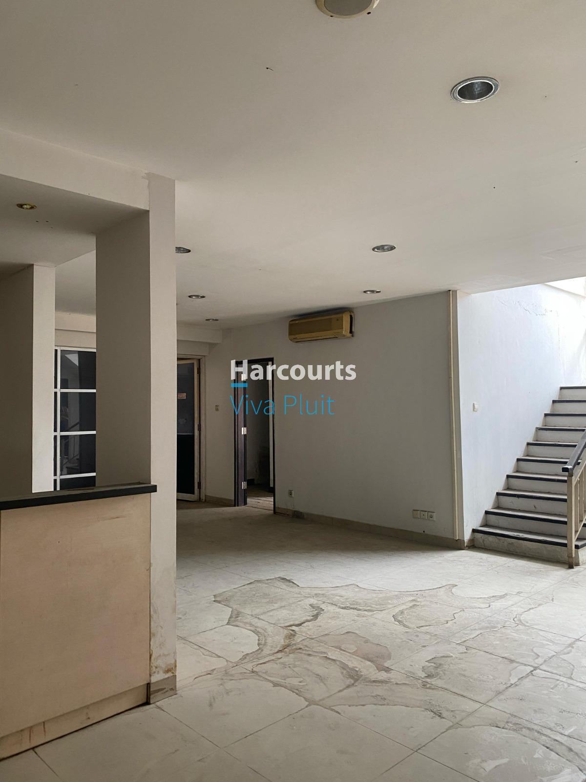 Dijual Cepat Townshouse CBD Pluit Garden House. Harga Nego.