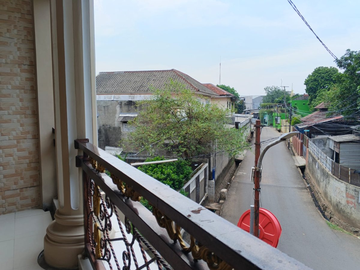 Dijual Rumah Cantik Siap Huni di Karang Tengah, Kota Tangerang - Foto 15