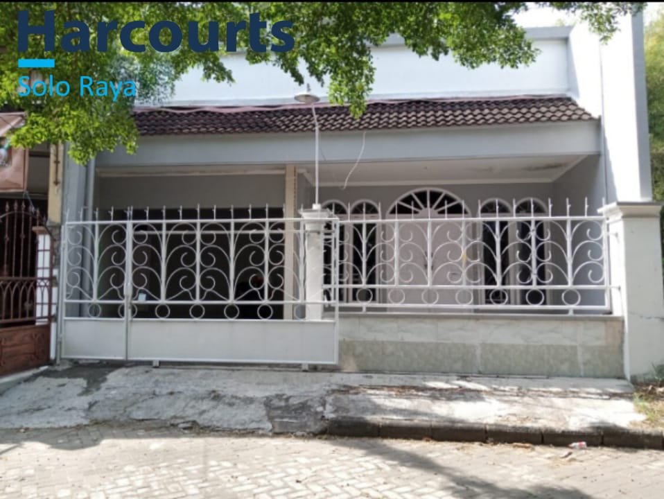 Dijual Rumah Bagus 2 Lantai Siap Huni di Perumahan Bergengsi Dekat Mall The Park, Solo Baru