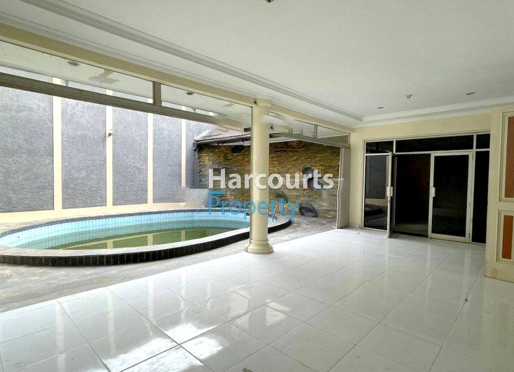 Disewakan Rumah Hunian Klasik Terawat Area Pondok Indah