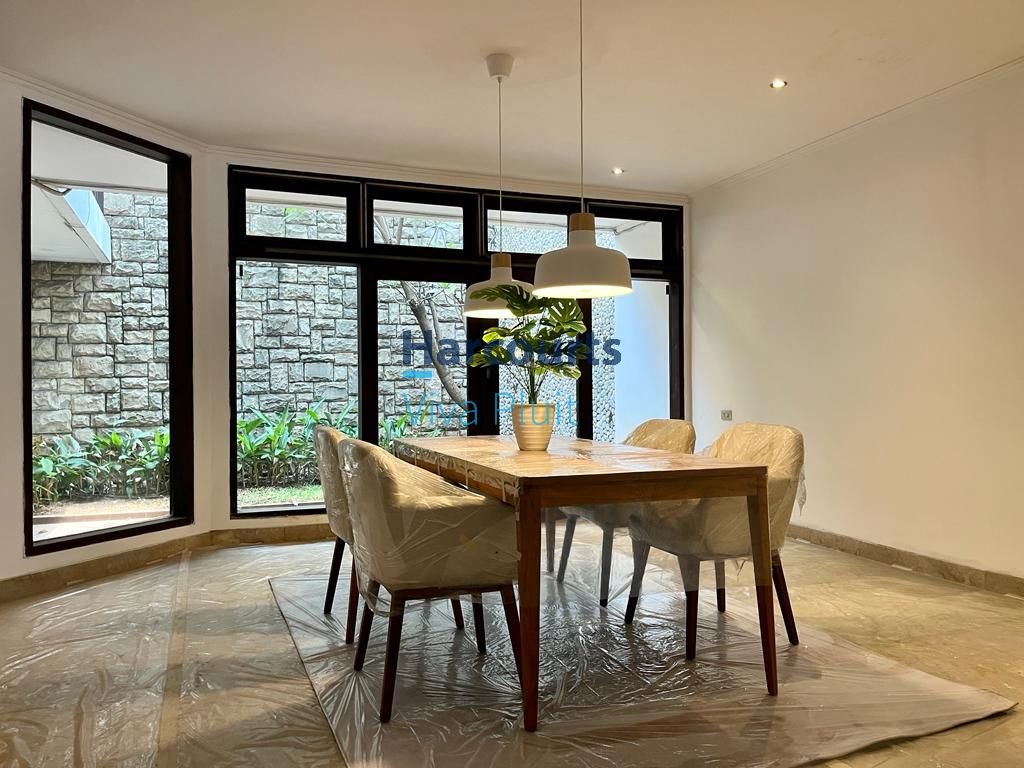 Rumah Jl. Parang Tritis, Ancol Barat. Siap Huni Harga Murah Nego