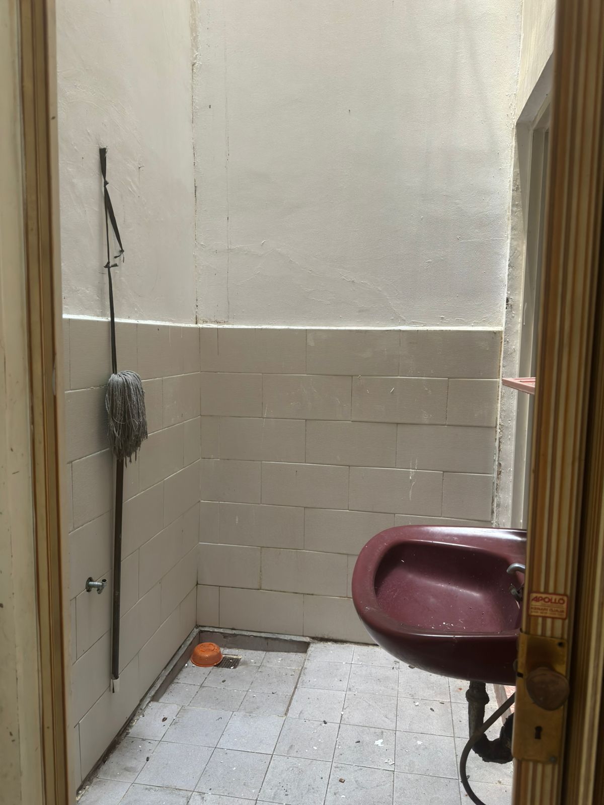 Jual Cepat Rumah bagus 2 lantai Siap Huni di Tomang Jakarta Barat (RR) - Foto 5