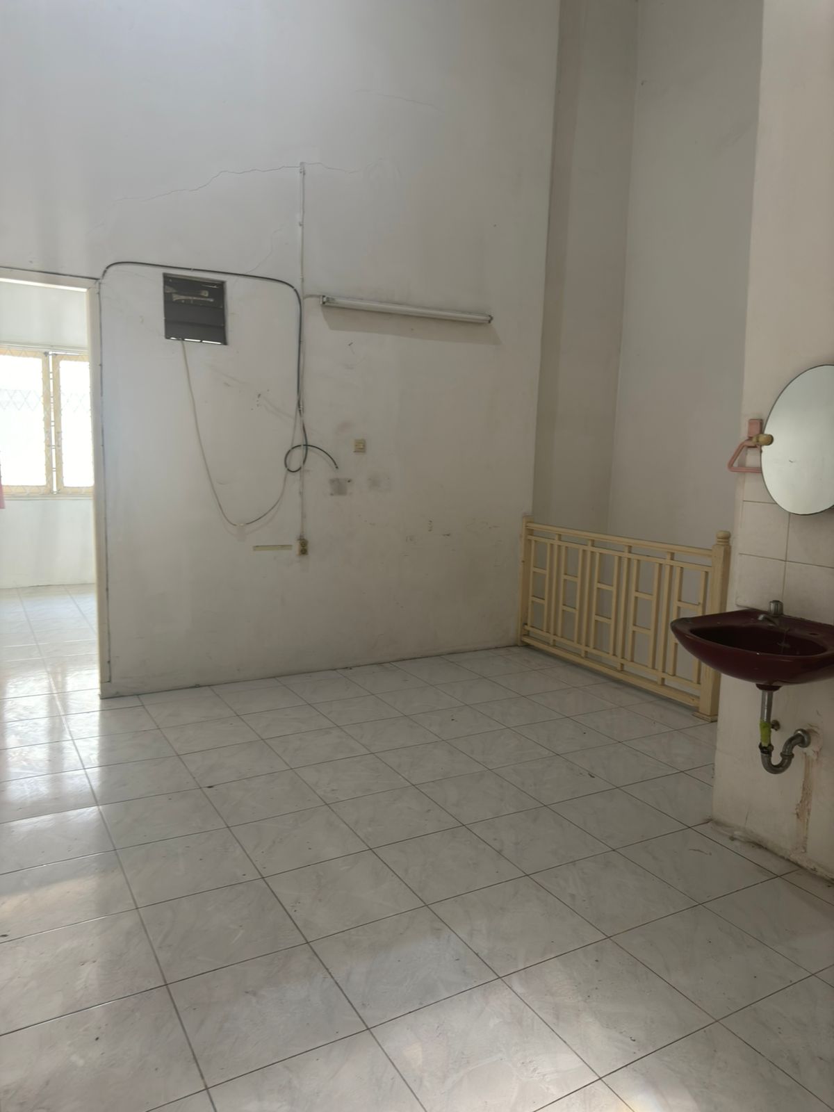 Jual Cepat Rumah bagus 2 lantai Siap Huni di Tomang Jakarta Barat (RR) - Foto 7