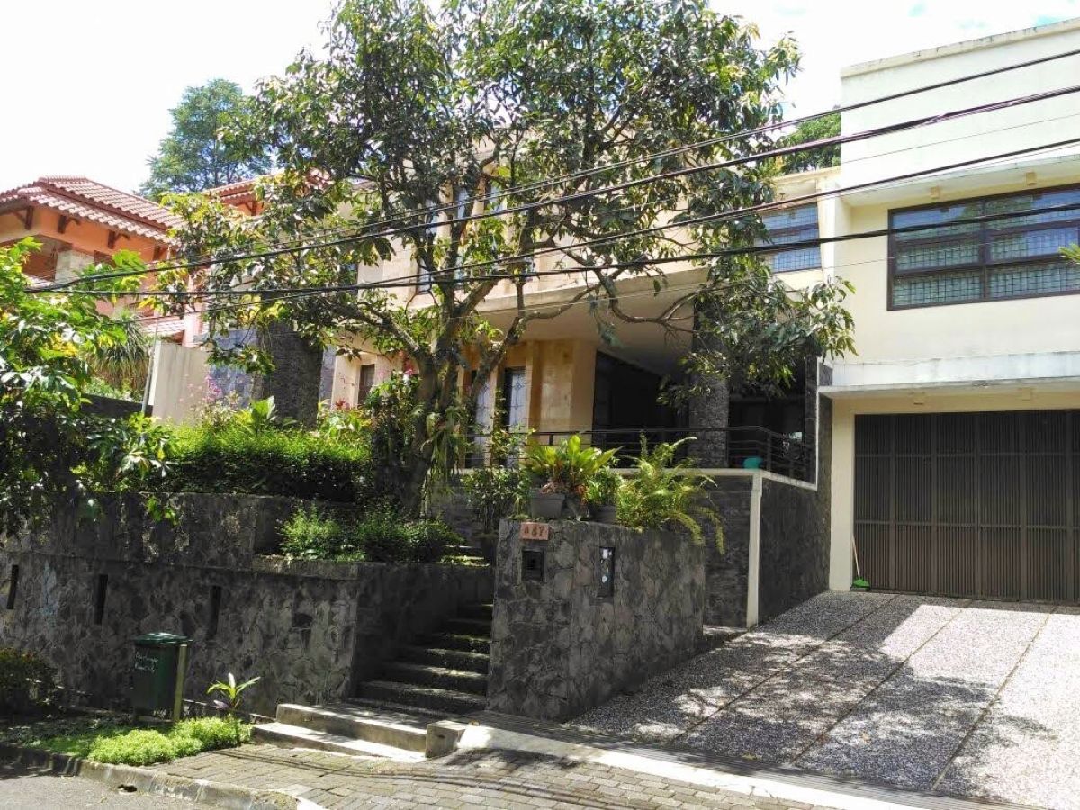 Jual Rumah bagus dan terawat di  Parahyangan Rumah VillaBandung Jawa Barat BM - Foto 2