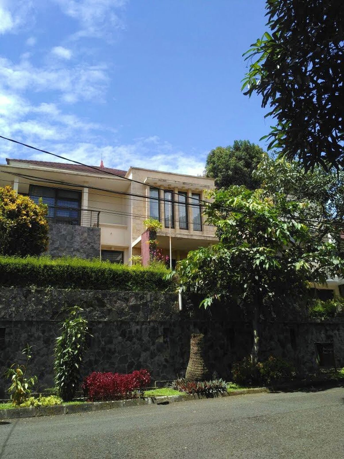 Jual Rumah bagus dan terawat di  Parahyangan Rumah VillaBandung Jawa Barat BM - Foto 4