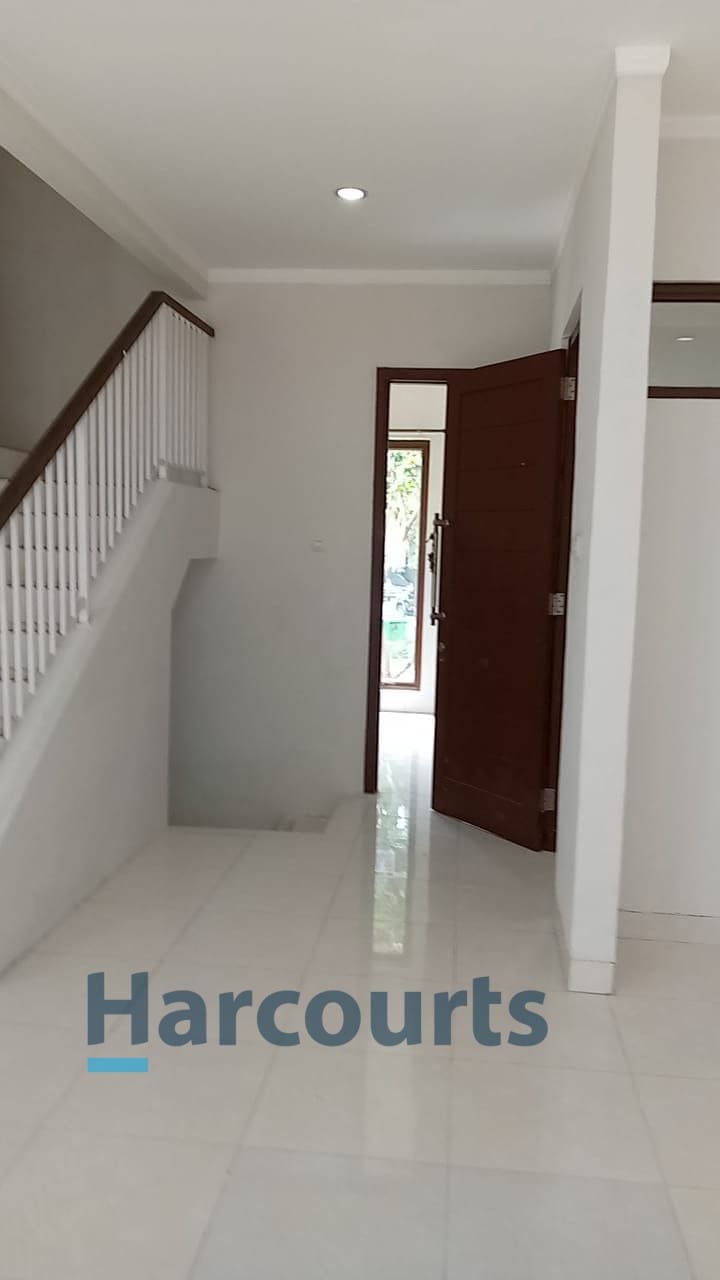 Jual Cepat Rumah 2 lantai di Cluster Conserva Discovery Bintaro Tangerang (BM) - Foto 2