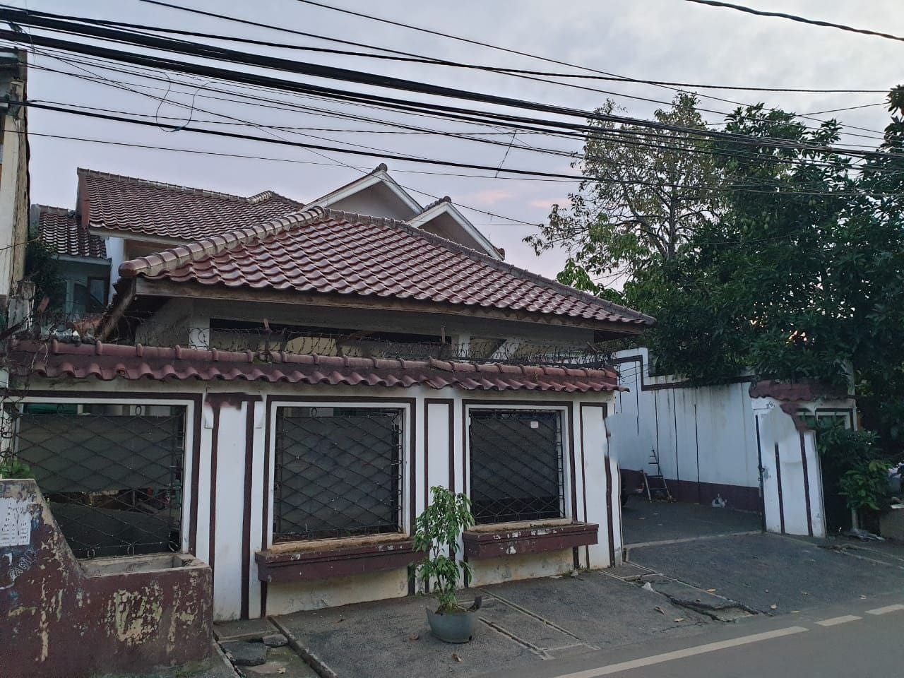 Jual Rumah dan Paviliun di daerah Jatiwaringin, Jakarta Timur (BM)