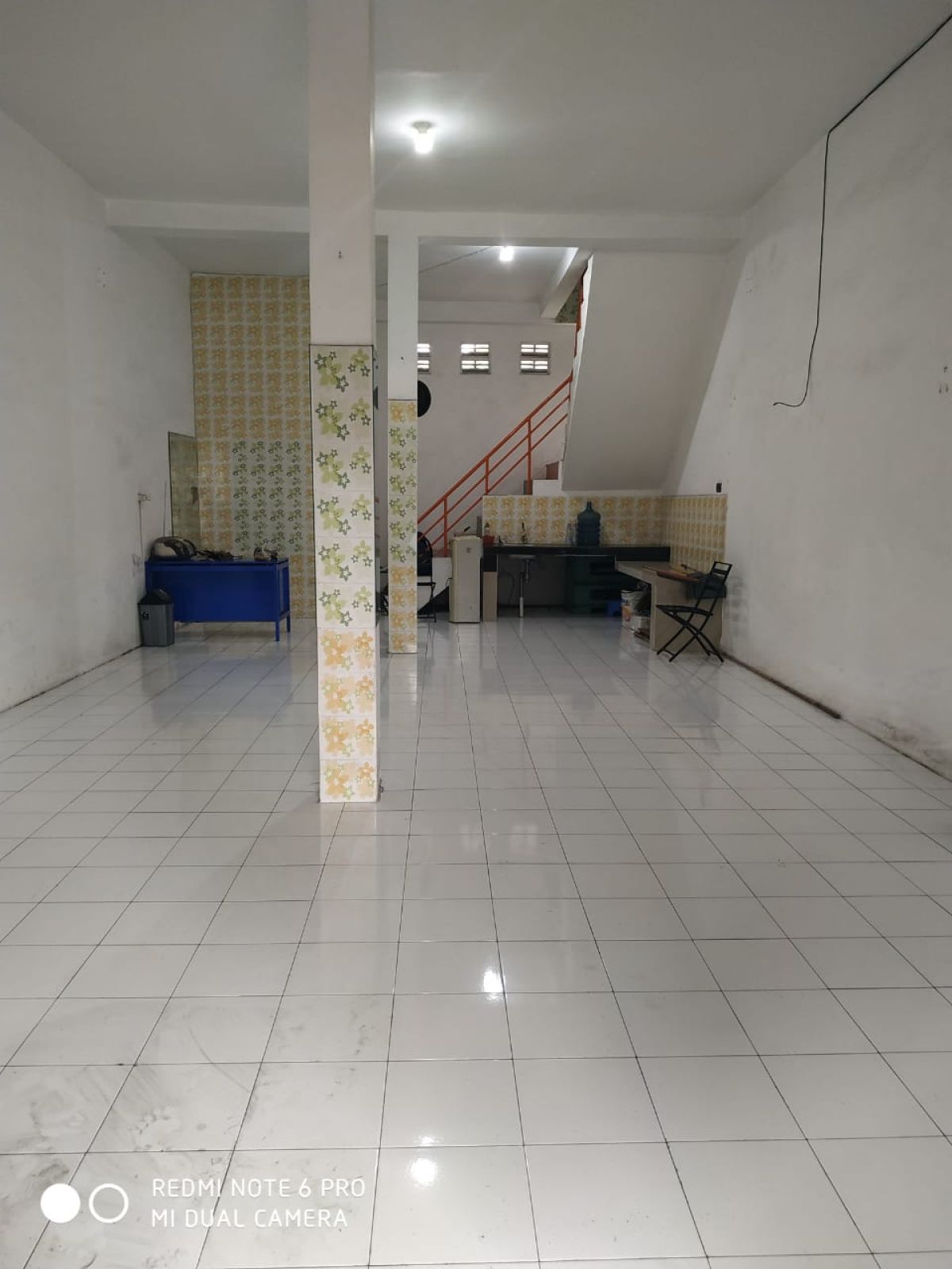 Ruko terawat 3 lantai dijual menghadap utara di Kaliurang KM. 8, Sleman, Yogyakarta (BM) - Foto 4