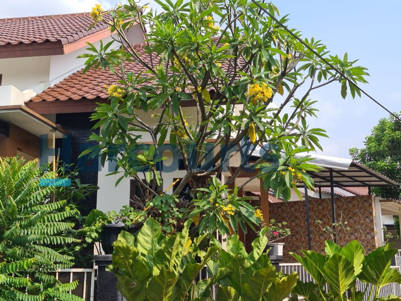 Jual Rumah Posisi Hook 1,5 lantai di Bintaro Tangerang Selatan BM