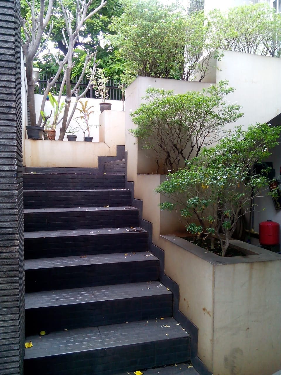 Dijual Rumah Mediterania Daan Mogot Baru, Jakarta Barat. Harga Murah!