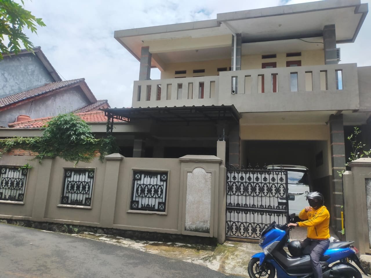 Rumah siap huni di Cijantung