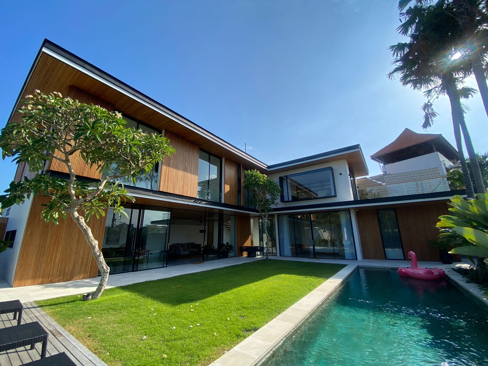 The Perfect Combination Of Modern Luxury &amp; Convenience