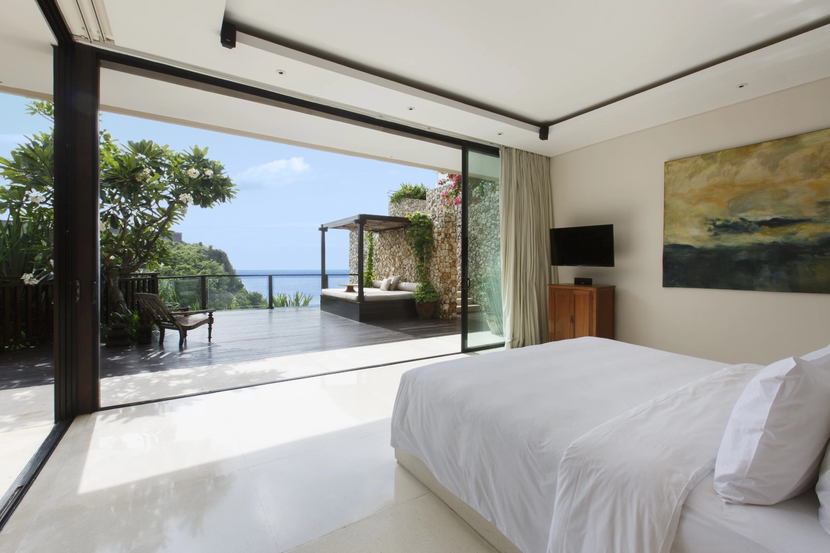 Breathtaking Cliff Front Villa with Outstanding Ocean Views - Foto 7