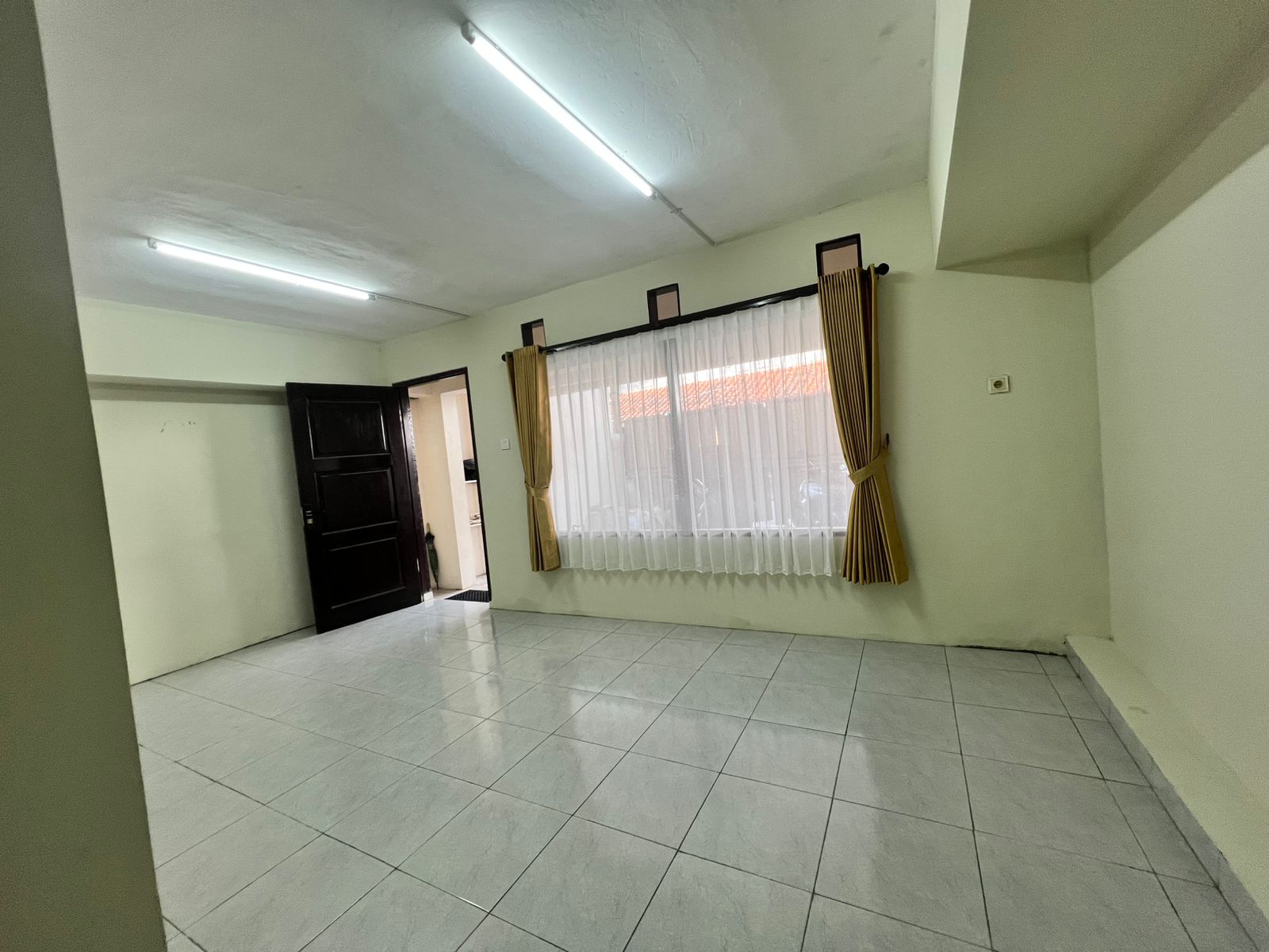 Jual Cepat Rumah Baru Siap Huni di Samping Jalan Besar Tomang Grogol Petamburan Jakarta Barat (DI) - Foto 5