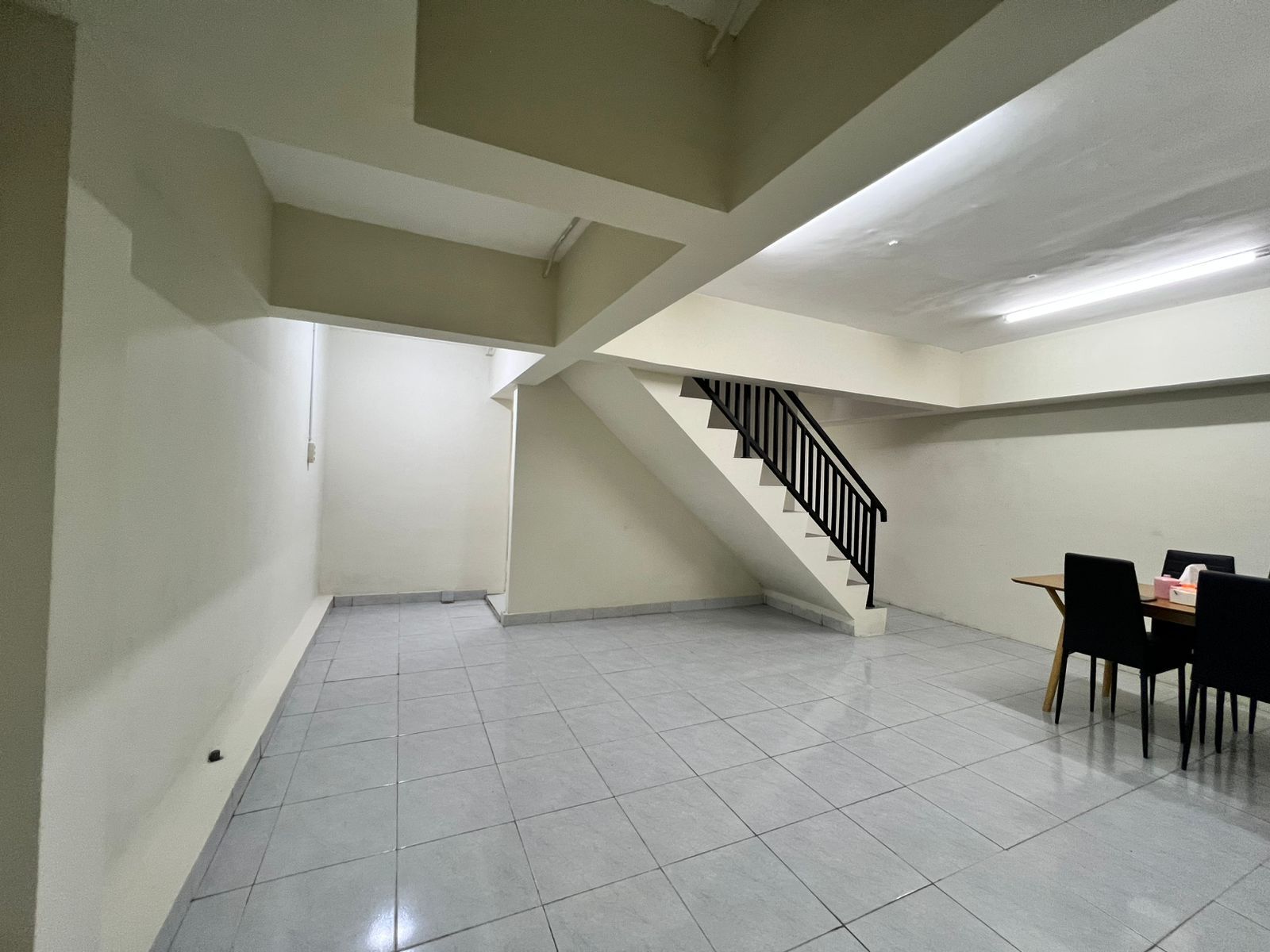 Jual Cepat Rumah Baru Siap Huni di Samping Jalan Besar Tomang Grogol Petamburan Jakarta Barat (DI) - Foto 9