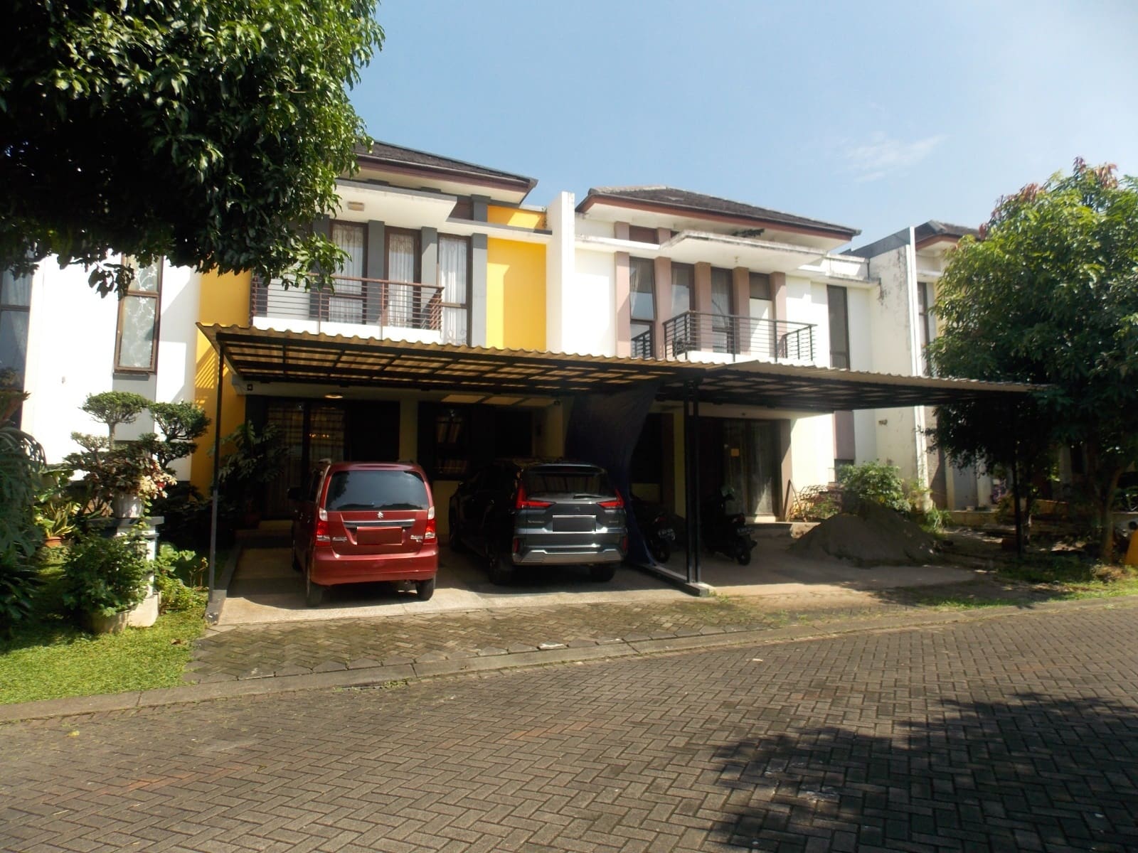 Dijual rumah di delatinos BSD Tangerang Selatan