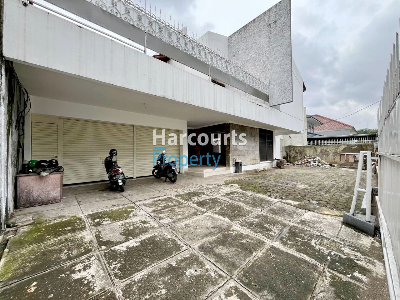 Rumah Lama Lokasi Strategis Pinggir Jl, Darmawangsa, Kebayoran Baru