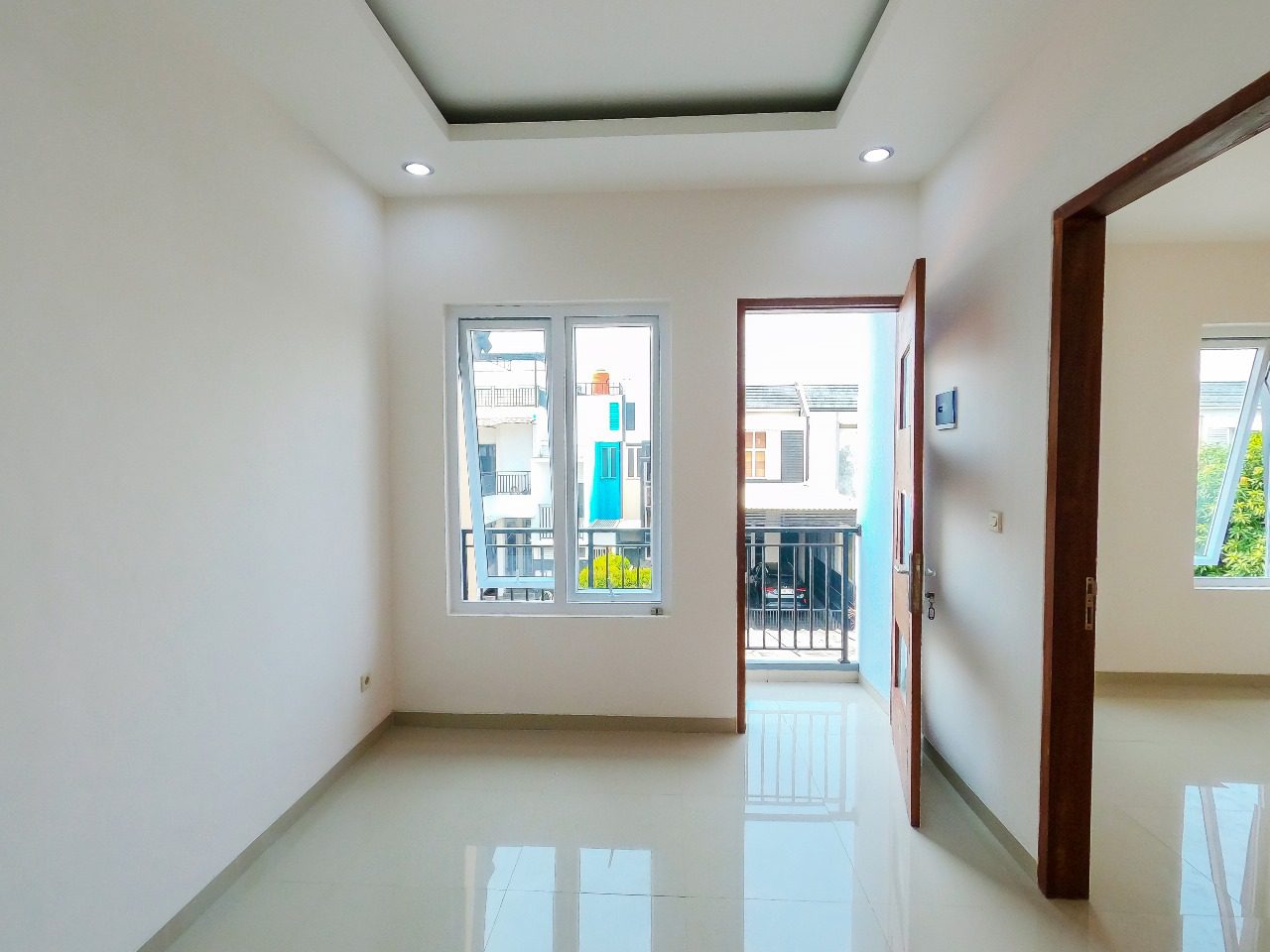 Rumah Baru Minimalis 2 Lantai di Royal Serpong: Desain Modern, Fasilitas Lengkap! - Foto 14