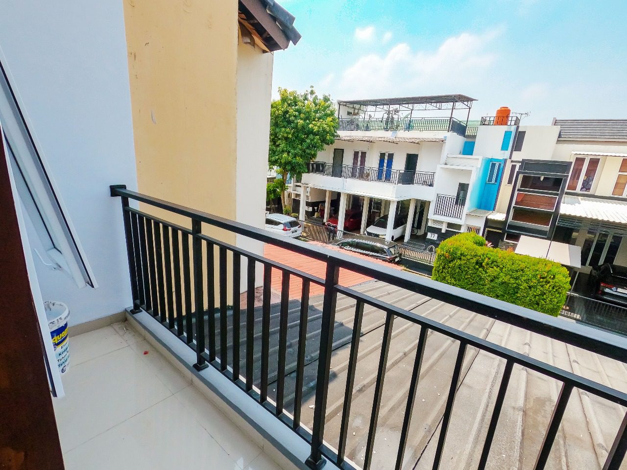 Rumah Baru Minimalis 2 Lantai di Royal Serpong: Desain Modern, Fasilitas Lengkap! - Foto 15