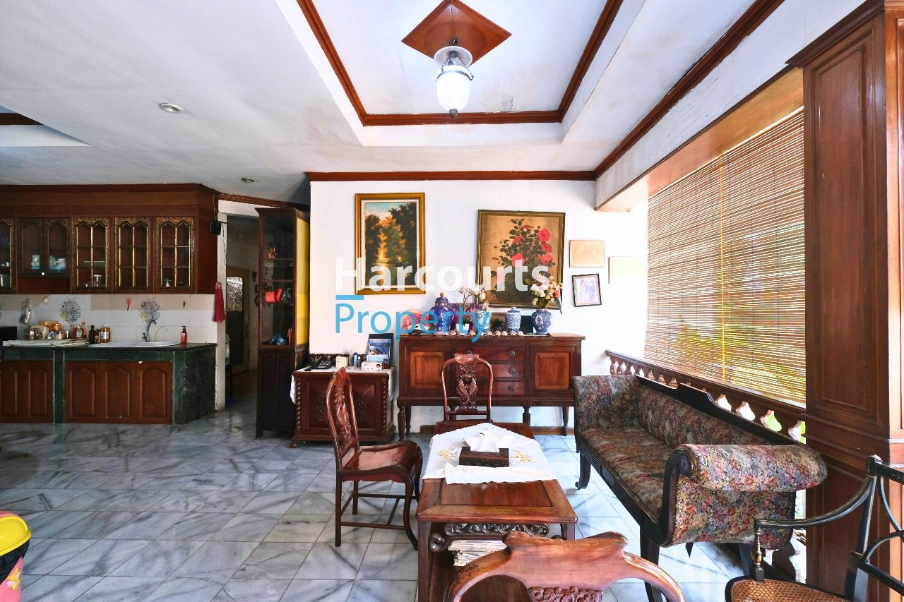 Dijual Rumah Klasik Lokasi Strategis Kawasan Elite Area Menteng - Foto 2