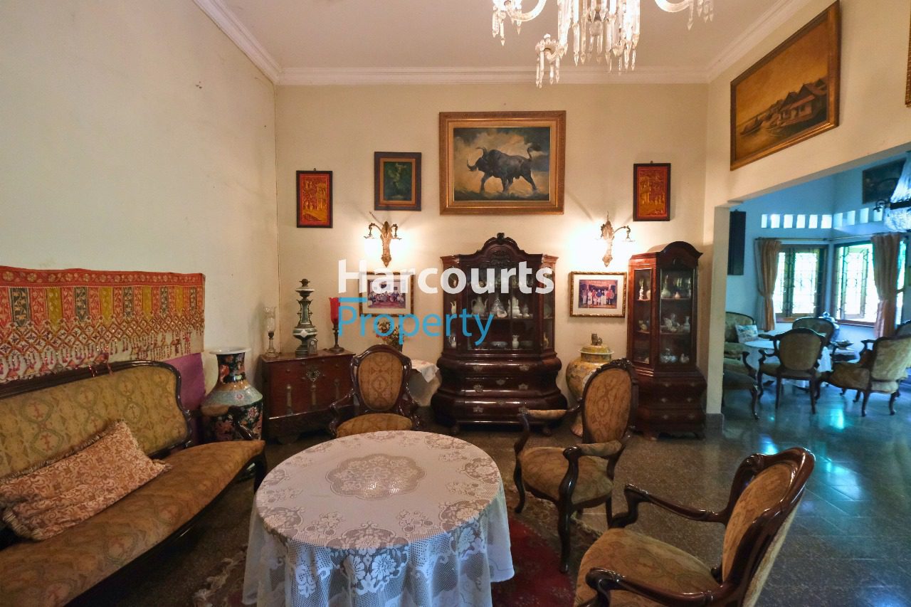 Dijual Rumah Klasik Lokasi Strategis Kawasan Elite Area Menteng - Foto 9