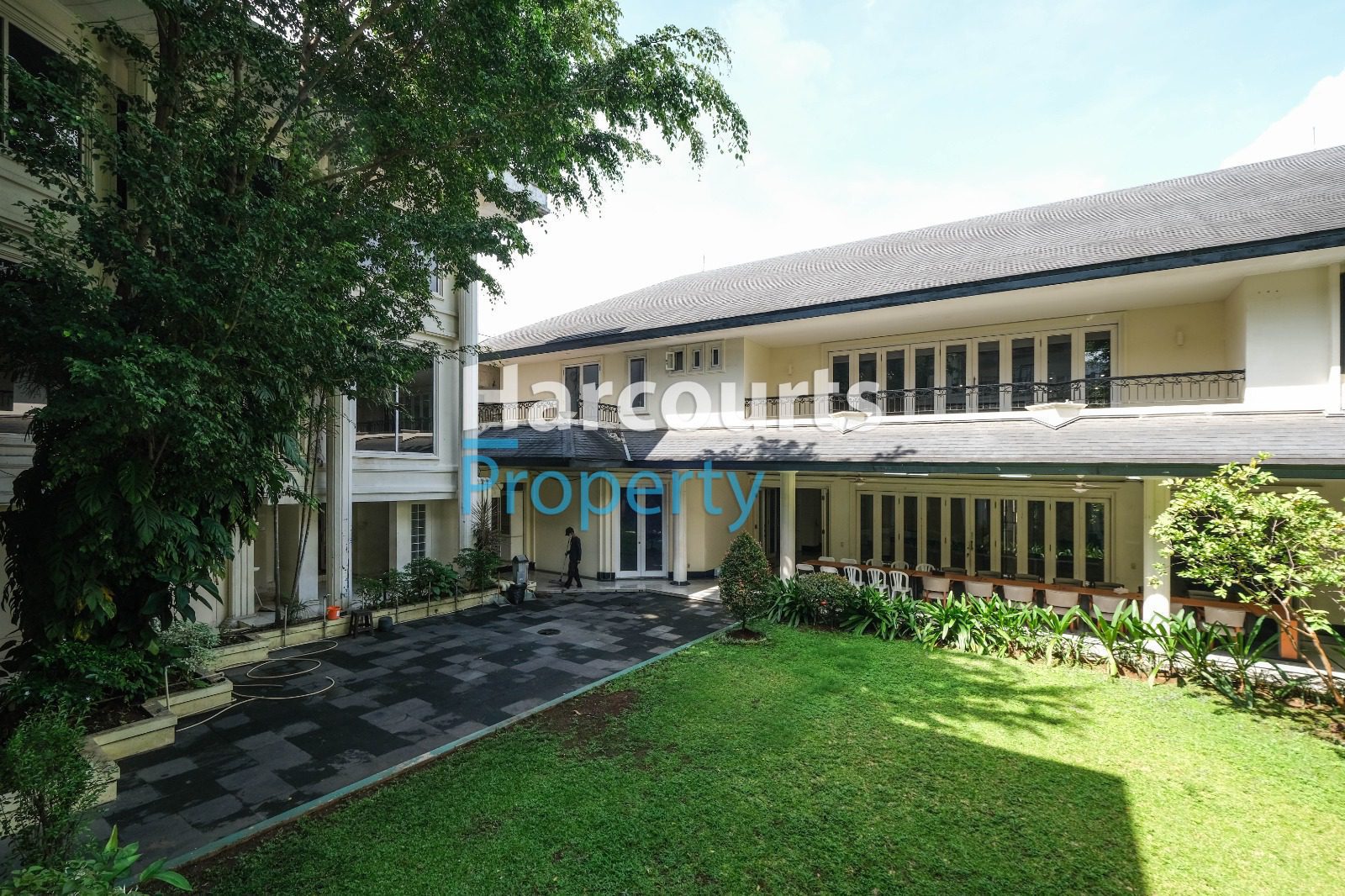 Dijual Rumah Klasik Halaman Luas Bak Istana Kawasan Elite dekat Para Pejabat Menteng - Foto 2